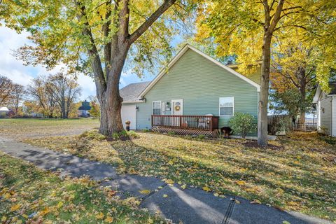 Tiny photo for 302 N Canal Street, Newark, IL 60541 (MLS # 12525035)