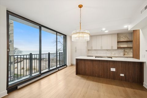 Tiny photo for 1420 Sheridan Road #3i, Wilmette, IL 60091 (MLS # 12534703)