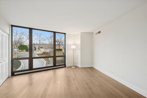 Tiny photo for 1420 Sheridan Road #3i, Wilmette, IL 60091 (MLS # 12534703)