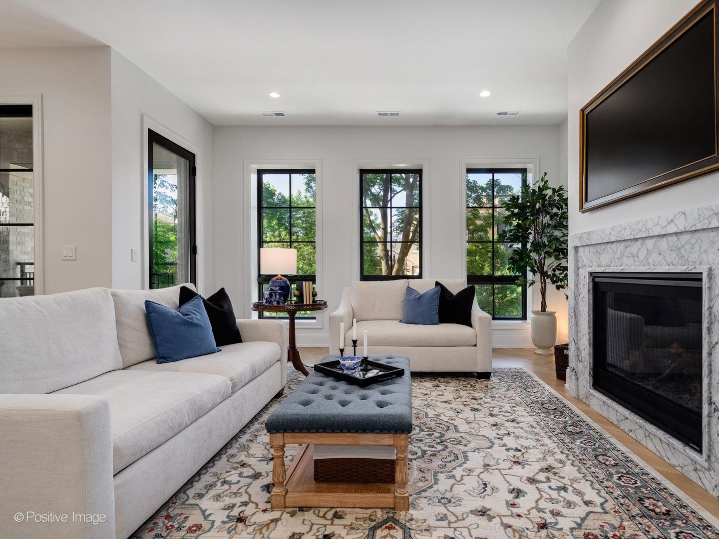 855 W Lill Avenue 2