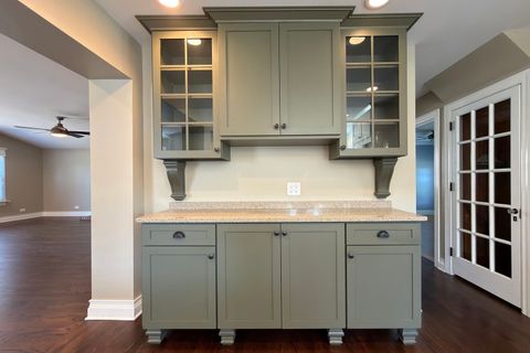 Tiny photo for 16 S Hi Lusi Avenue, Mount Prospect, IL 60056 (MLS # 12605981)