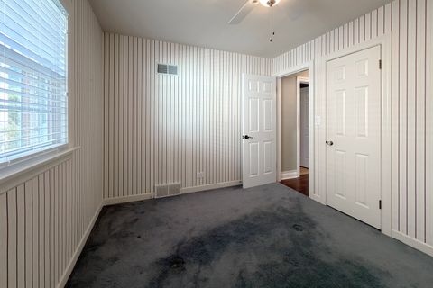 Tiny photo for 16 S Hi Lusi Avenue, Mount Prospect, IL 60056 (MLS # 12605981)