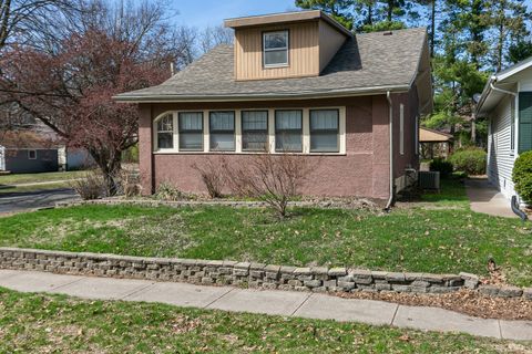 Tiny photo for 2501 20th Avenue, Rock Island, IL 61201 (MLS # 12607052)
