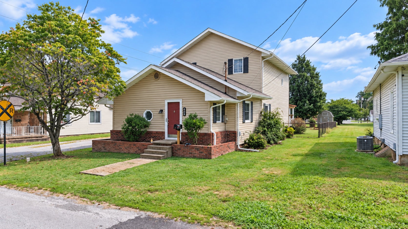 402 E Belleville Avenue