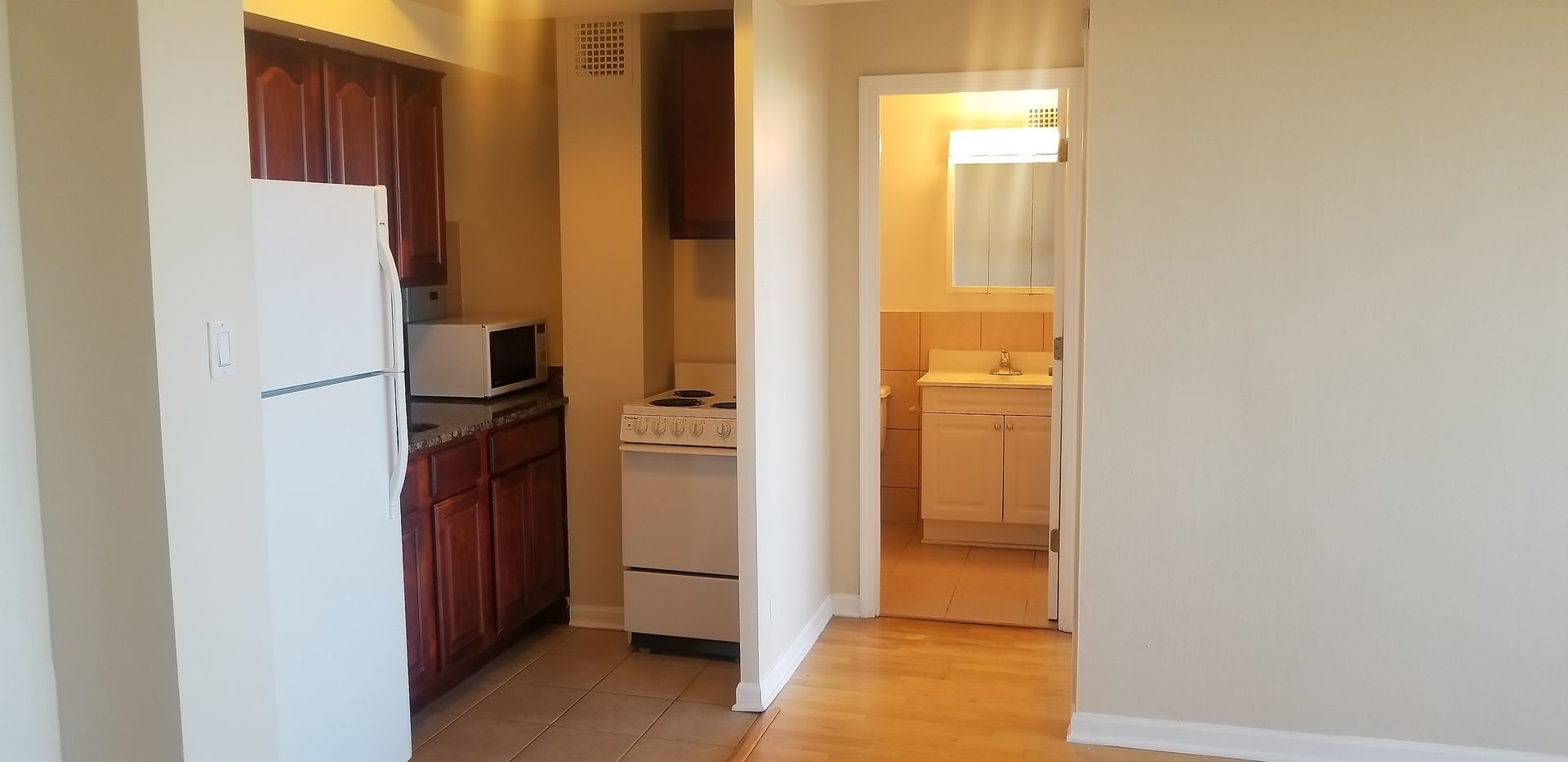 4180 N Marine Drive 1006