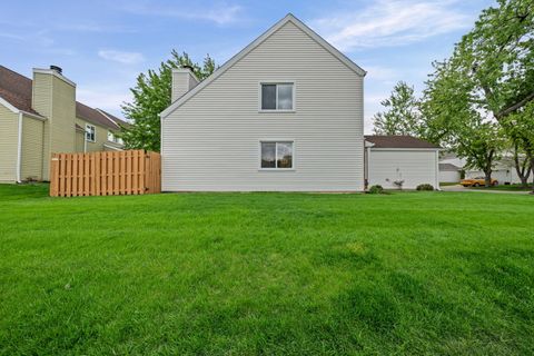 Tiny photo for 7637 Crescent Way, Hanover Park, IL 60133 (MLS # 12619010)
