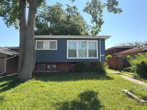 Photo of 15221 Oak Street, Dolton, IL 60419 (MLS # 12764898)