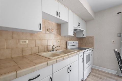 Tiny photo for 601 Derbyshire Lane, Bolingbrook, IL 60440 (MLS # 12471694)