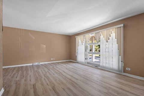 Tiny photo for 601 Derbyshire Lane, Bolingbrook, IL 60440 (MLS # 12471694)