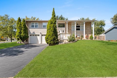 Tiny photo for 601 Derbyshire Lane, Bolingbrook, IL 60440 (MLS # 12471694)