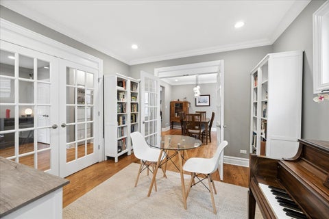 Tiny photo for 938 Mapleton Avenue, Oak Park, IL 60302 (MLS # 12749393)