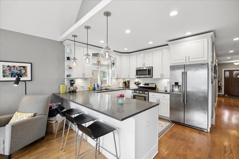 Tiny photo for 938 Mapleton Avenue, Oak Park, IL 60302 (MLS # 12749393)