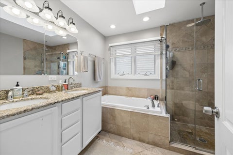 Tiny photo for 938 Mapleton Avenue, Oak Park, IL 60302 (MLS # 12749393)