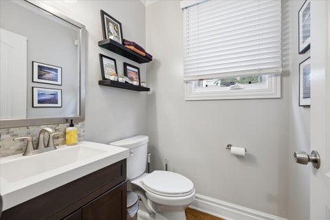 Tiny photo for 938 Mapleton Avenue, Oak Park, IL 60302 (MLS # 12749393)