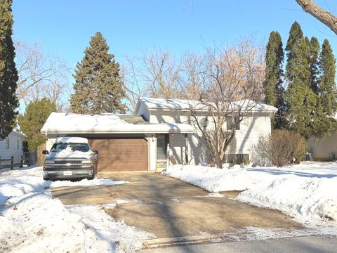 Photo of 316 Maplewood Lane, Crystal Lake, IL 60014 (MLS # 12532783)