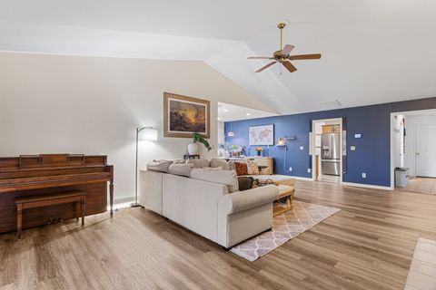 Tiny photo for 2007 E Amber Lane #A, Urbana, IL 61802 (MLS # 12570386)