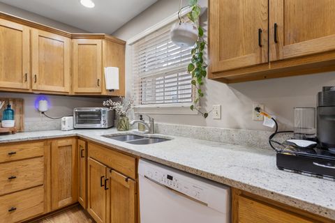 Tiny photo for 2007 E Amber Lane #A, Urbana, IL 61802 (MLS # 12570386)