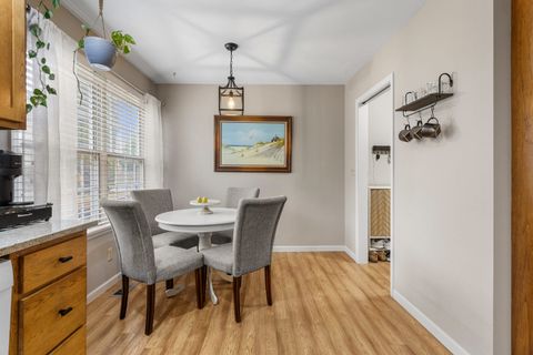 Tiny photo for 2007 E Amber Lane #A, Urbana, IL 61802 (MLS # 12570386)