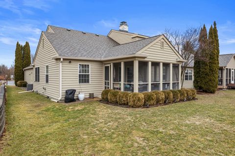 Tiny photo for 2007 E Amber Lane #A, Urbana, IL 61802 (MLS # 12570386)