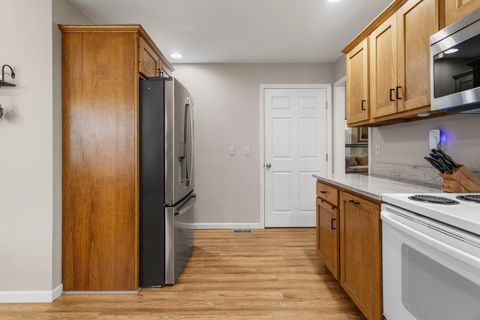 Tiny photo for 2007 E Amber Lane #A, Urbana, IL 61802 (MLS # 12570386)