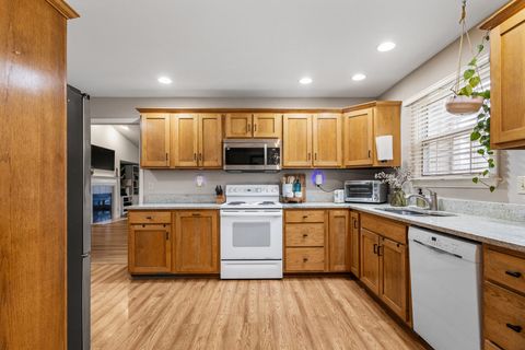 Tiny photo for 2007 E Amber Lane #A, Urbana, IL 61802 (MLS # 12570386)