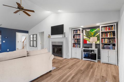 Tiny photo for 2007 E Amber Lane #A, Urbana, IL 61802 (MLS # 12570386)