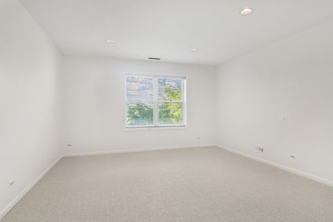 Tiny photo for 4545 W Touhy Avenue #511E, Lincolnwood, IL 60712 (MLS # 12481450)