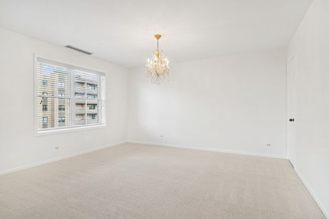 Tiny photo for 4545 W Touhy Avenue #511E, Lincolnwood, IL 60712 (MLS # 12481450)