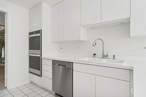 Tiny photo for 4545 W Touhy Avenue #511E, Lincolnwood, IL 60712 (MLS # 12481450)