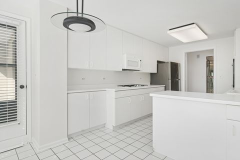 Tiny photo for 4545 W Touhy Avenue #511E, Lincolnwood, IL 60712 (MLS # 12481450)