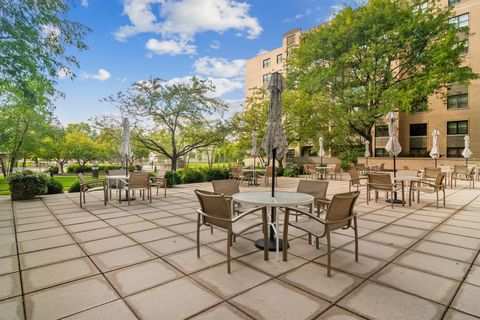 Tiny photo for 4545 W Touhy Avenue #511E, Lincolnwood, IL 60712 (MLS # 12481450)