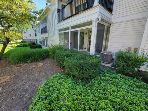 Tiny photo for 1311 Nutmeg Court #B, Mount Prospect, IL 60056 (MLS # 12693690)