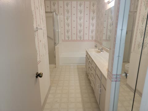 Tiny photo for 1311 Nutmeg Court #B, Mount Prospect, IL 60056 (MLS # 12693690)