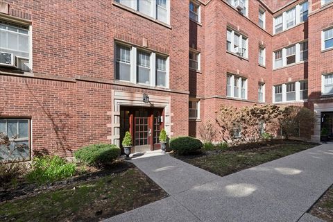 Tiny photo for 242 S MAPLE Avenue #1E, Oak Park, IL 60302 (MLS # 12609520)