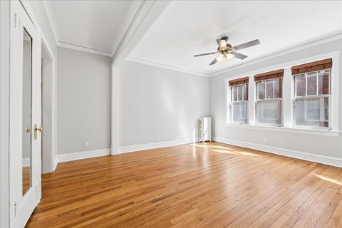 Tiny photo for 242 S MAPLE Avenue #1E, Oak Park, IL 60302 (MLS # 12609520)