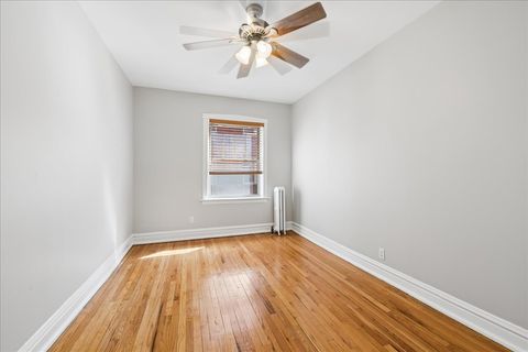 Tiny photo for 242 S MAPLE Avenue #1E, Oak Park, IL 60302 (MLS # 12609520)