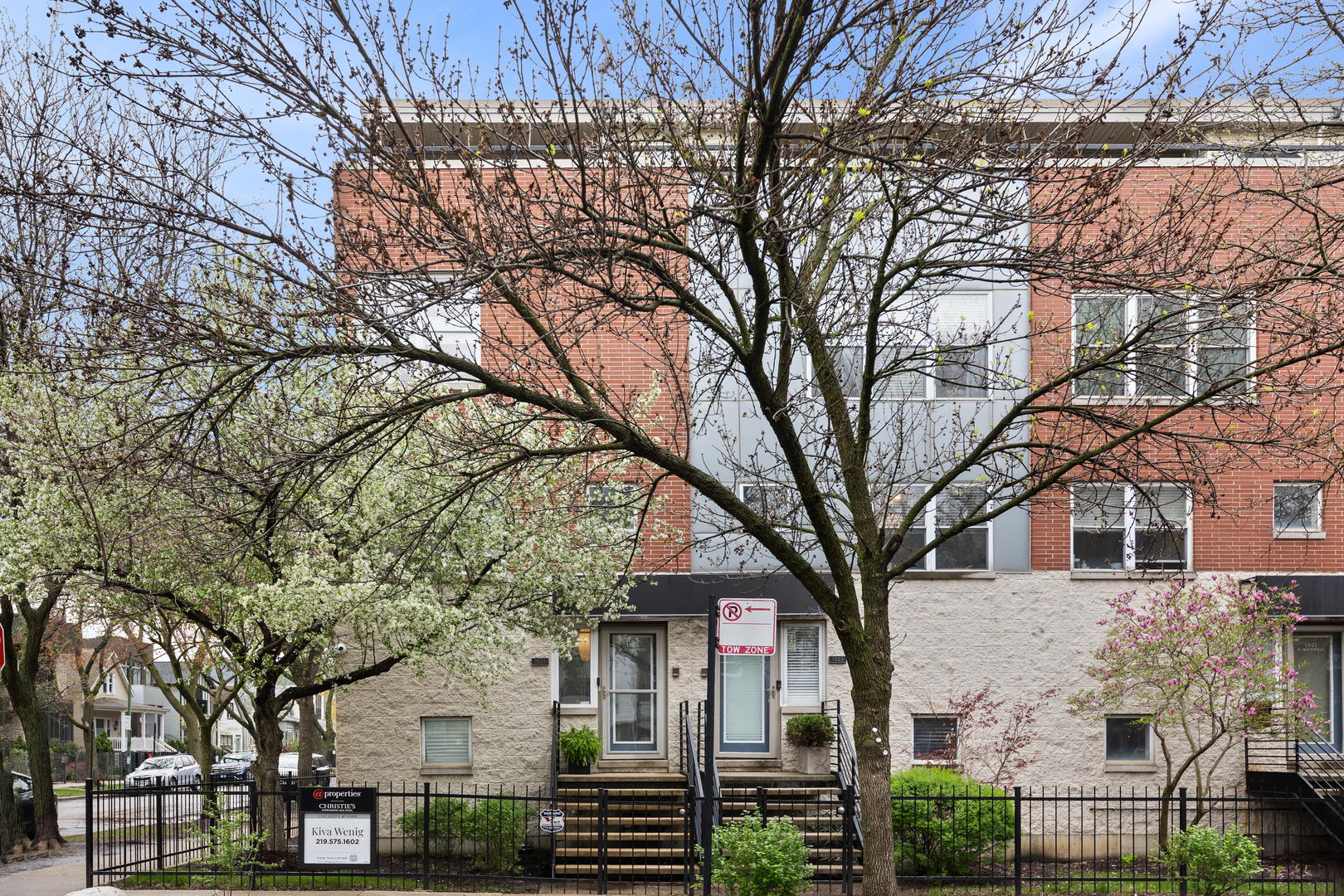 1825 N Rockwell Street