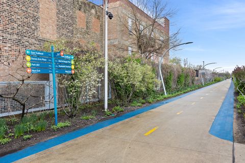 1825 N Rockwell Street Chicago IL 60647