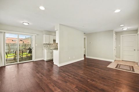 Tiny photo for 2311 Bluebell Court, Aurora, IL 60506 (MLS # 12613318)