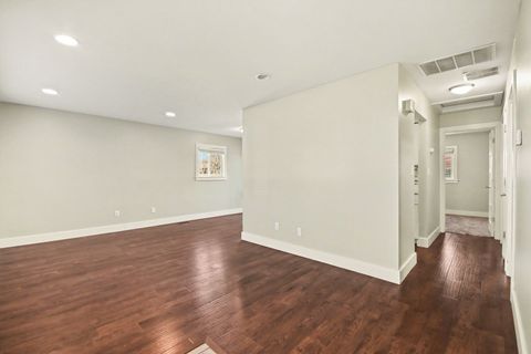 Tiny photo for 2311 Bluebell Court, Aurora, IL 60506 (MLS # 12613318)