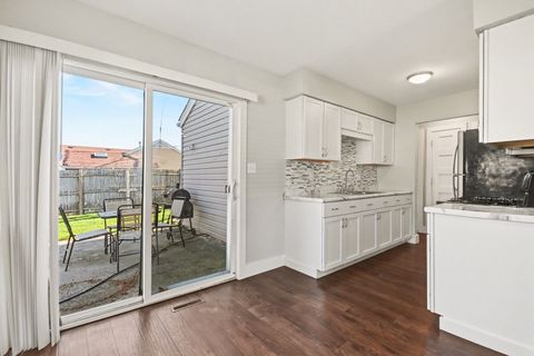 Tiny photo for 2311 Bluebell Court, Aurora, IL 60506 (MLS # 12613318)