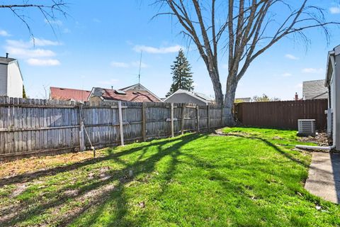 Tiny photo for 2311 Bluebell Court, Aurora, IL 60506 (MLS # 12613318)