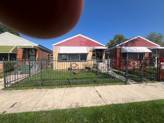 4531 S Lawler Avenue