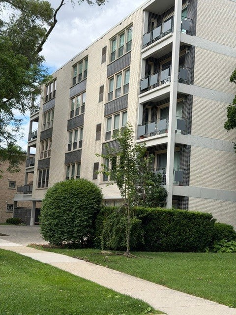 Tiny photo for 1535 Park Avenue #505, River Forest, IL 60305 (MLS # 12679293)