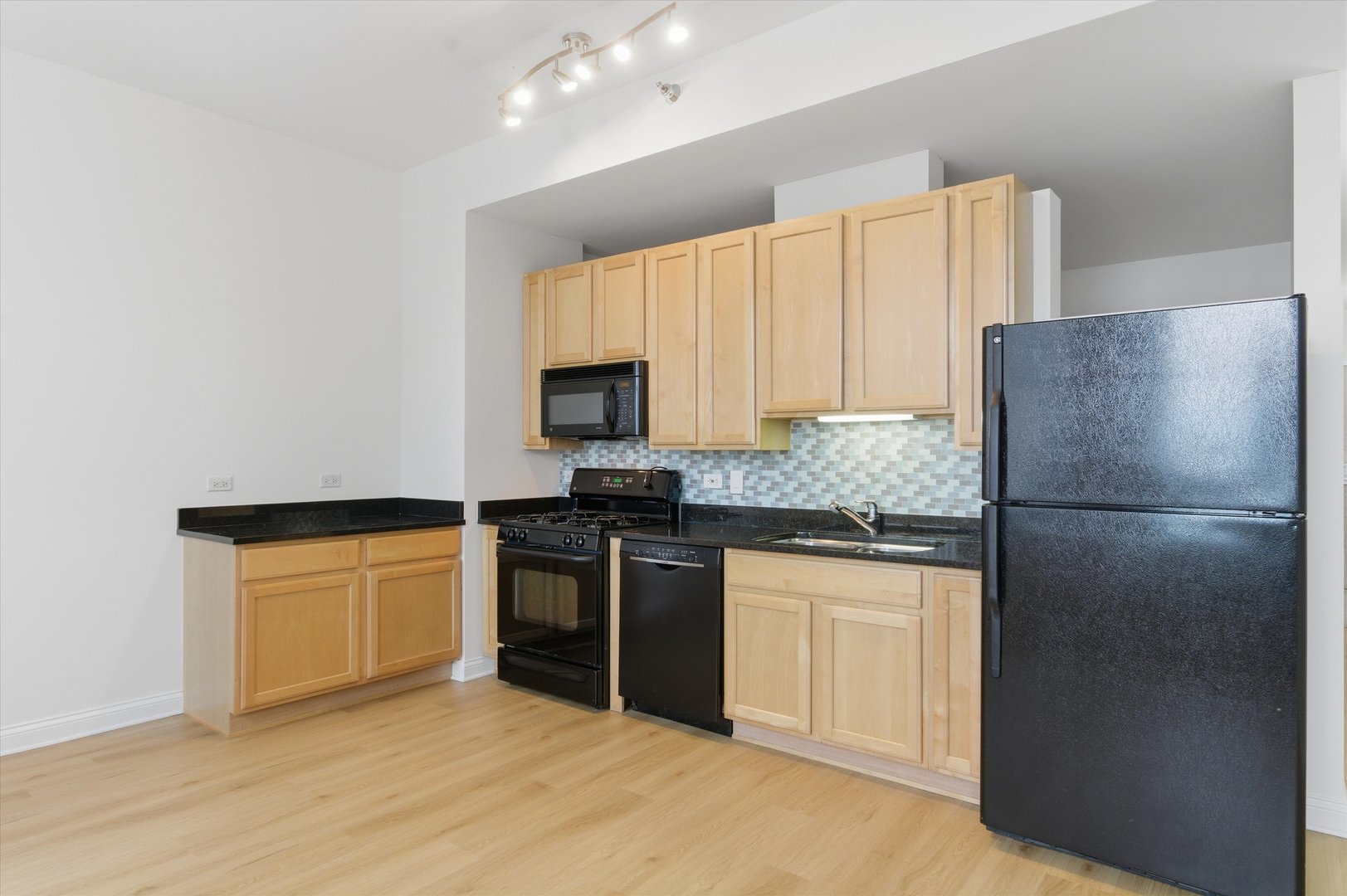 8 W Monroe Street 2005