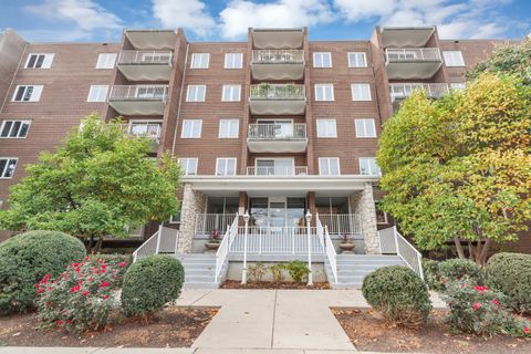 900 Center Street 2I Des Plaines IL 60016
