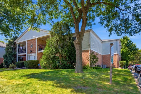 Tiny photo for 967 Golf Course Road #2, Crystal Lake, IL 60014 (MLS # 12720476)