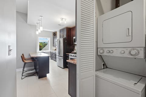 Tiny photo for 833 W Buckingham Place #3, Chicago, IL 60657 (MLS # 12723934)