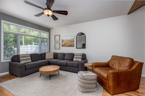 Tiny photo for 1985 Alinda Avenue, Ottawa, IL 61350 (MLS # 12619941)