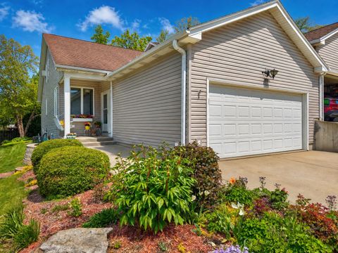 Tiny photo for 1985 Alinda Avenue, Ottawa, IL 61350 (MLS # 12619941)
